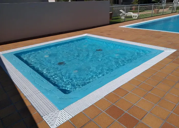 Sun Avenida Juan Carlos I * קורלחו